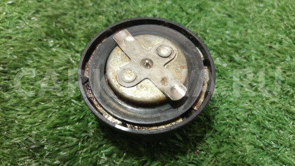 Крышка маслозаливной горловины Volvo S80 I (1998—2003) Volvo S80 оригинальный номер 8692888