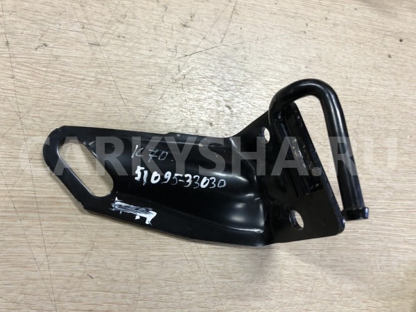 Петля буксировочная Toyota Camry VIII (XV70) Рестайлинг – седан оригинальный номер 51095-33030