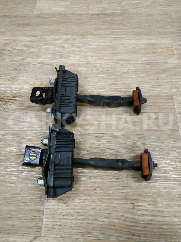 Ограничитель двери задний Land Rover Freelander 