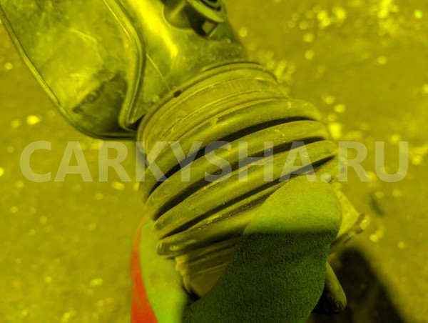 Корпус воздушного фильтра Nissan Fuga 