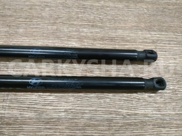 Амортизаторы двери багажника к-кт Hyundai ix35 оригинальный номер 817702Y000