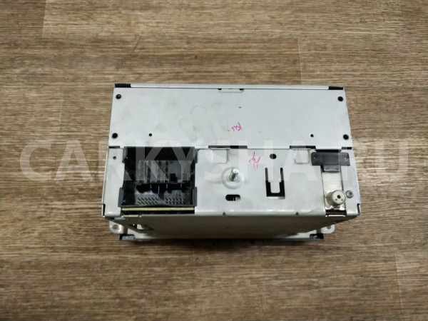 Магнитола Ford Focus оригинальный номер VP6M2F18C821AG