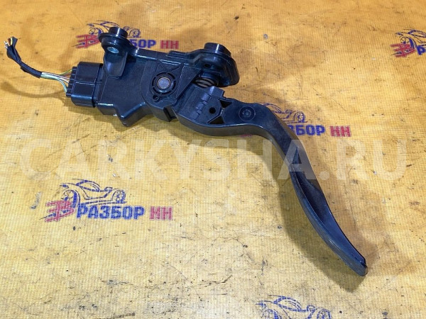 Педаль газа Mitsubishi Outlander II рестайлинг (2009—2013) Mitsubishi i оригинальный номер 1600A101