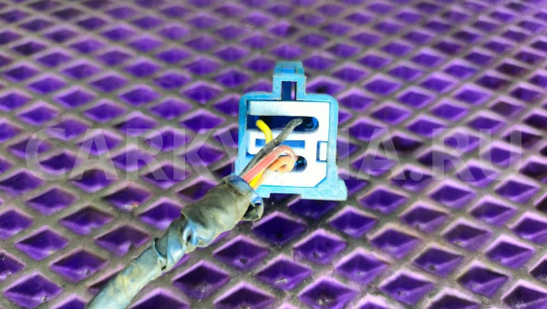 Разъем реле Nissan Terrano WD21 TD27T Nissan Terrano 