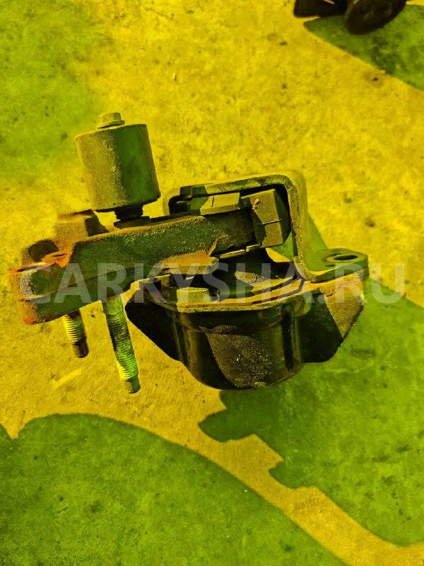 Подушка двигателя Toyota Prius 