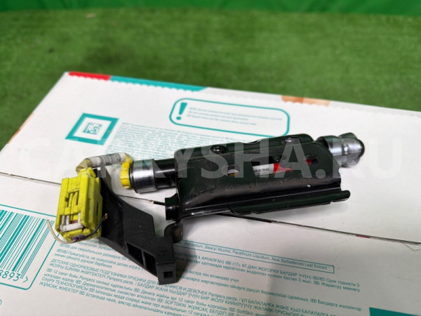 Пиропатрон капота Lexus is 2013-2020 5346053020, правый Lexus IS 