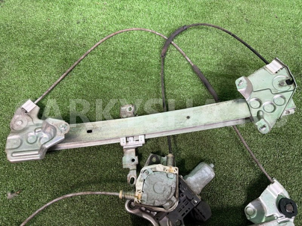 Стеклоподъемник Toyota SEQUOIA 2007-2022 698500C062, задний Toyota Sequoia 