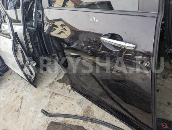 Дверь Mazda Biante 