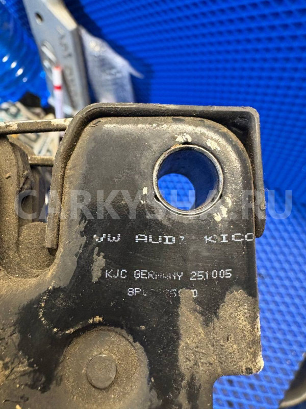 Замок капота Audi A3 8P рестайлинг (2004—2008) Audi 200 оригинальный номер 8P0823509H