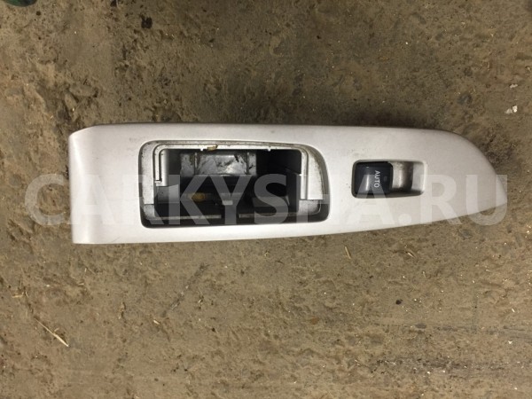 Кнопка стеклоподъемника с накладкой Lexus RX II Рестайлинг оригинальный номер 84030-48070 74270-48120