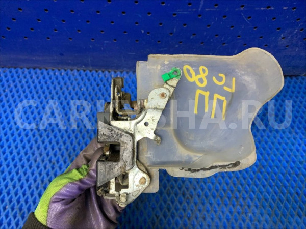 Замок двери передней правой Land Cruiser 80 Toyota Land Cruiser оригинальный номер 6931060050