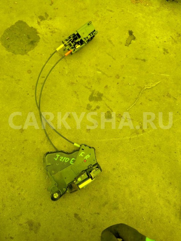 Замок двери Toyota Rush 