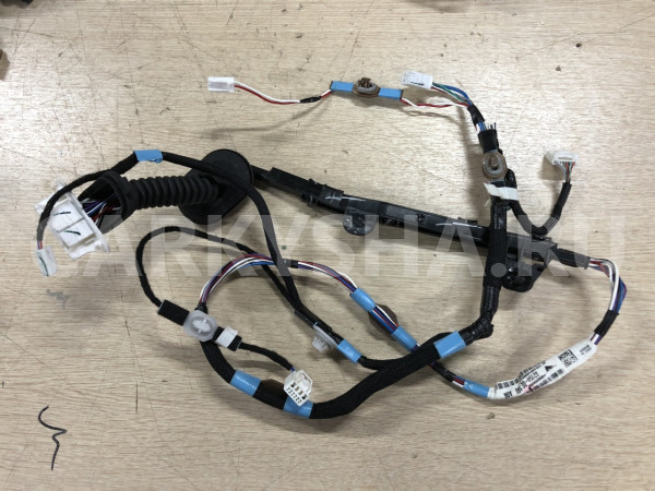 Проводка задней левой двери Toyota Highlander IV (U70) оригинальный номер 82154-0E160