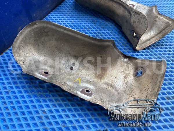 Кожух выпускного коллектора левый правый Pajero 4 Mitsubishi i оригинальный номер 1555A275