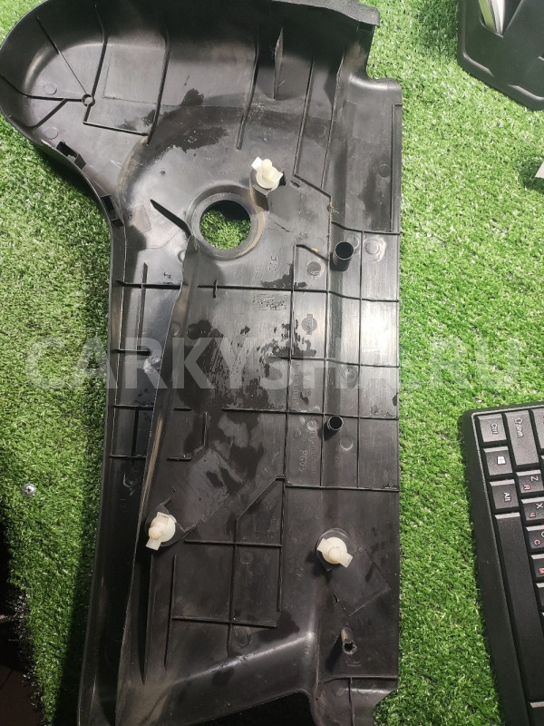 Наружная накладка сиденья Nissan Note  передня пр. Nissan Note оригинальный номер U1451371700