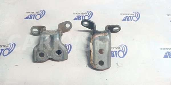 Петли передней правой двери  Toyota Avensis T250 Toyota Avensis оригинальный номер 687100D010