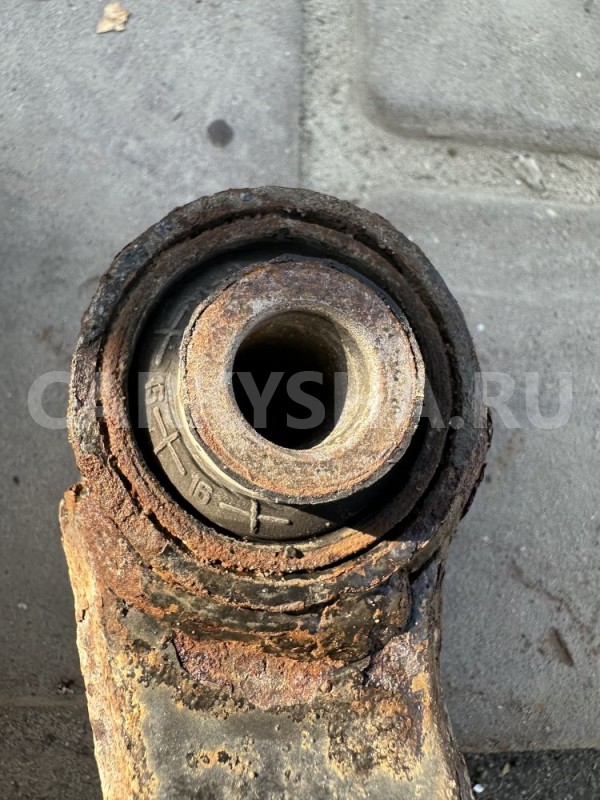 Рычаг поперечный задний Kia Ceed ED Kia Cee'd оригинальный номер 551001H000