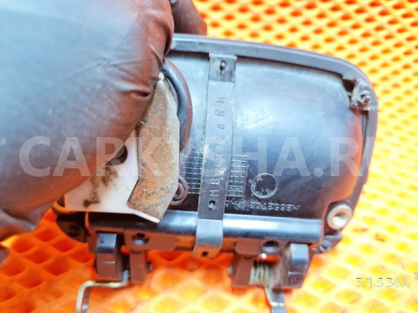 Ручки передние пара Mitsubishi RVR N23W 4G63 2.0 Mitsubishi i оригинальный номер Mb843888