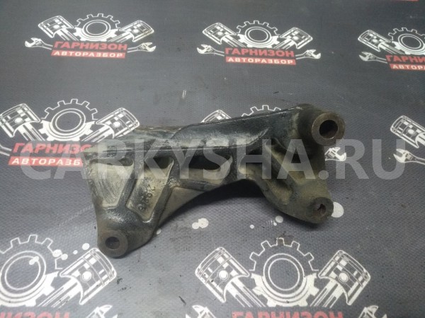 Правый кронштейн двигателя Opel Astra H Opel Astra оригинальный номер 332253673