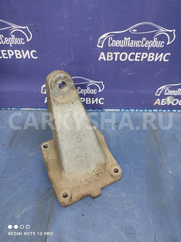 Кронштейн двигателя левый Ssangyong Rexton 1 3.2 Ssang Yong Rexton оригинальный номер 1622233804