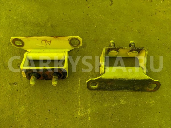 Петли 5-й двери Nissan Bassara оригинальный номер 82401AD010