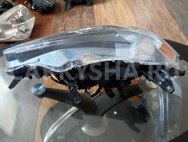 Фара галоген Mitsubishi Outlander XL 2009-2012, правая Mitsubishi Outlander 