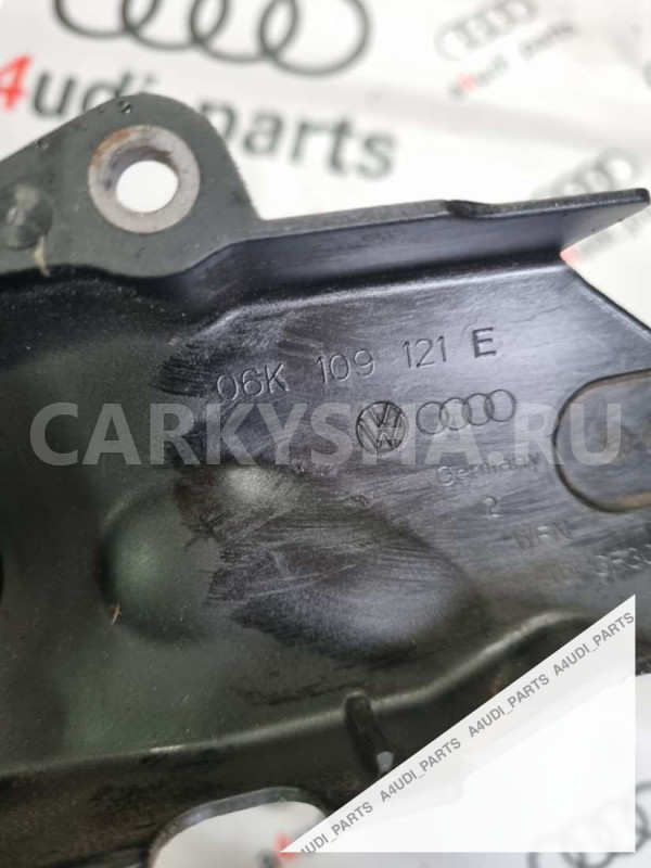 Корпус помпы Volkswagen Golf R VII (2013—2017) Volkswagen Golf оригинальный номер 06K109121E