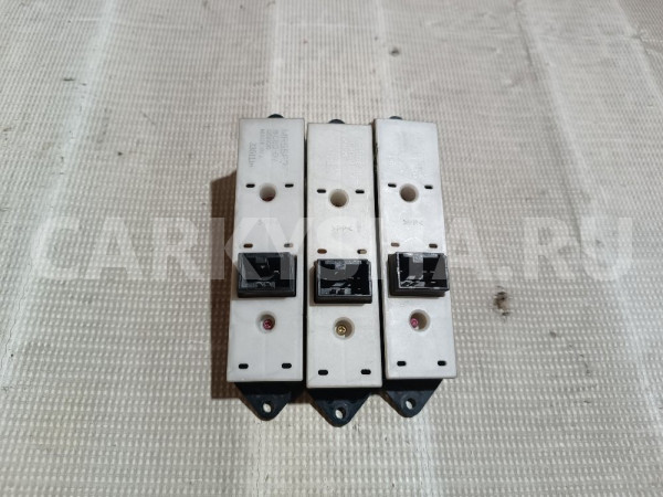 Кнопка стеклоподъемника Mitsubishi Lancer оригинальный номер MR558362