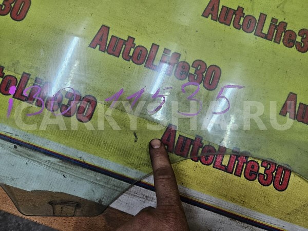 Стекло двери задней правой Toyota Auris 