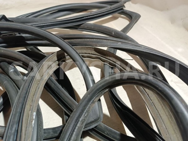 Уплотнители дверей комплект Ssang Yong Rexton 