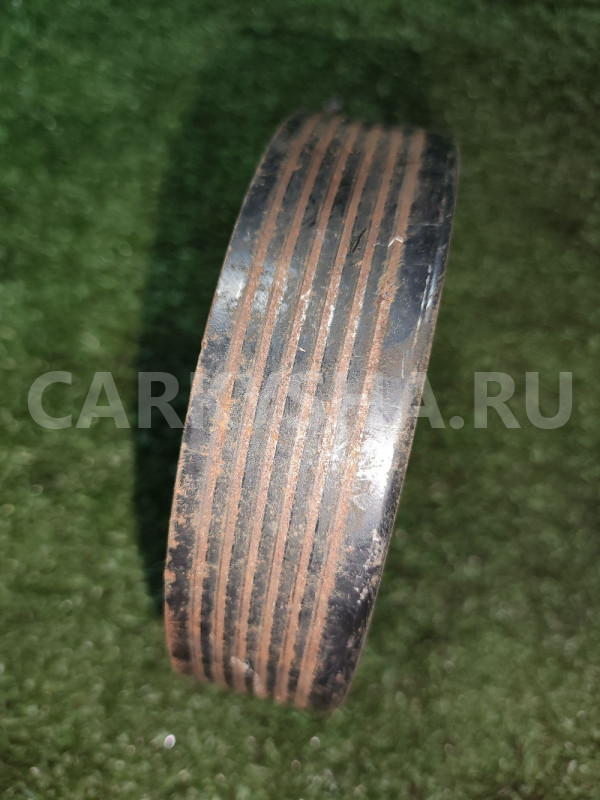 Шкив помпы Golf 3 Vento гольф 3 Венто Volkswagen Golf оригинальный номер 037121031C