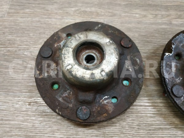 Опора заднего амортизатора Land Rover Freelander 