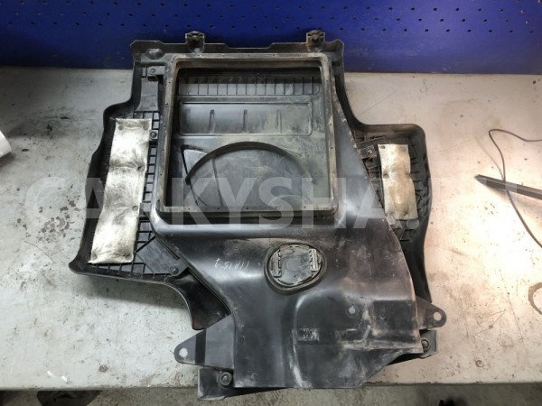 Декоративная Крышка двс Mazda CX7 L3-VDT 2.3T Mazda 2 оригинальный номер L33E1356ZC