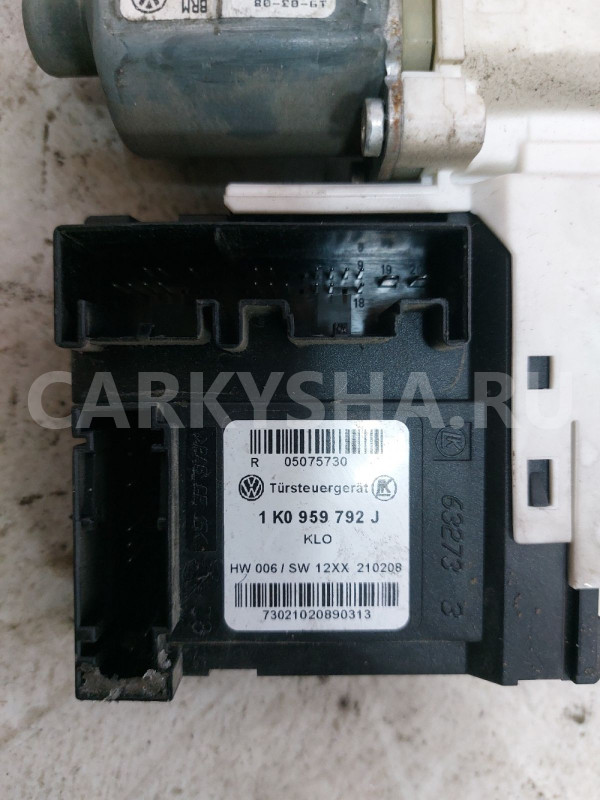 Стеклоподъемник передний правый Volkswagen GolfMk5 Volkswagen Golf оригинальный номер 1K4837462B