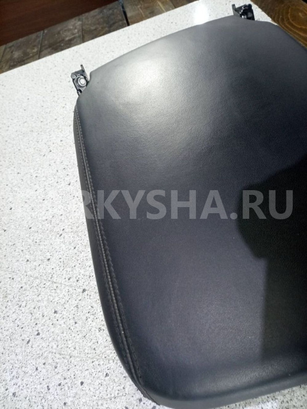 Подлокотник Range Rover Sport 2 2018 Land Rover Range Rover оригинальный номер LR100331