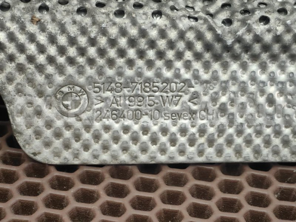 Теплоэкран лонжерона BMW 5er оригинальный номер 51 48 7 185 202, 51 48 7 185 202, 51487185202, 7185202