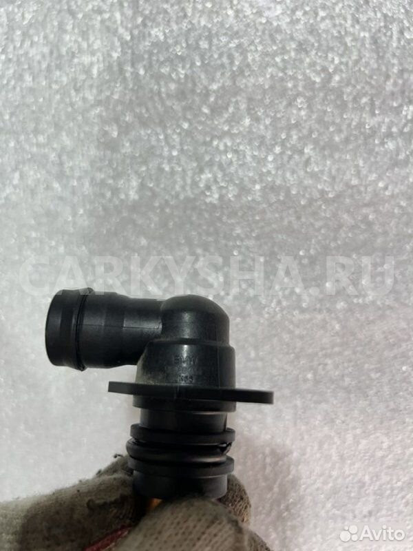Угловой штуцер BMW X5 E70 N52B30 2008 BMW X5 оригинальный номер 11 61 8 638 014