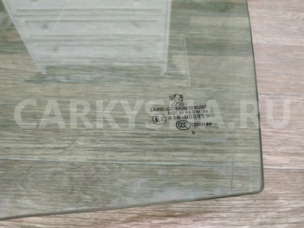 Стекло двери передней левой Peugeot 3008 