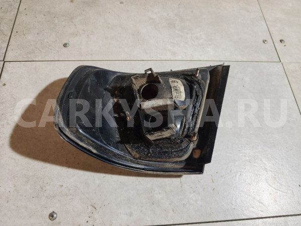 Фонарь задний наружный левый Nissan Primera оригинальный номер 265559F628