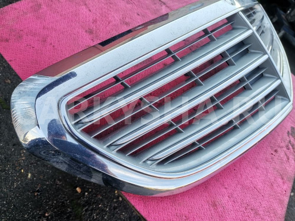 Решетка радиатора Mercedes-Benz E-класс W212/S212/C207/A207 (2009—2013) Mercedes-Benz E-klasse оригинальный номер A2128801383