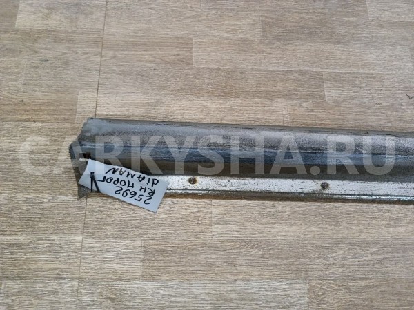 Накладка порога правая наружная Mitsubishi Diamante 