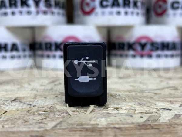 Адаптер USB AUX Toyota Highlander III (U50) оригинальный номер 86190-0E070