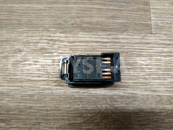 Кнопка стеклоподъемника Mazda Capella оригинальный номер GE4T66380