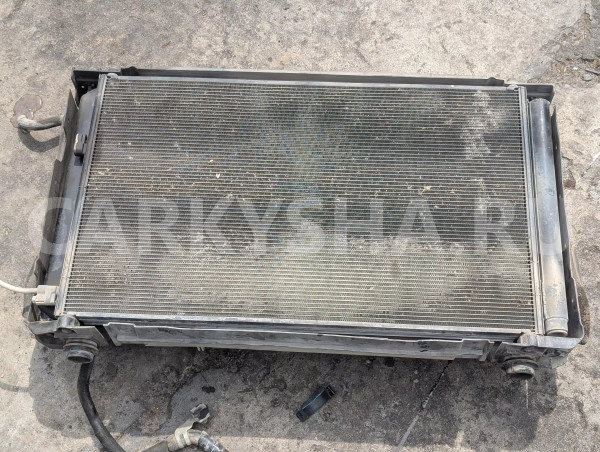 Радиатор охлаждения Toyota RAV 4 оригинальный номер 164000H350