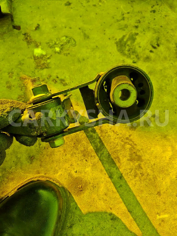 Подушка двигателя Toyota Ractis 