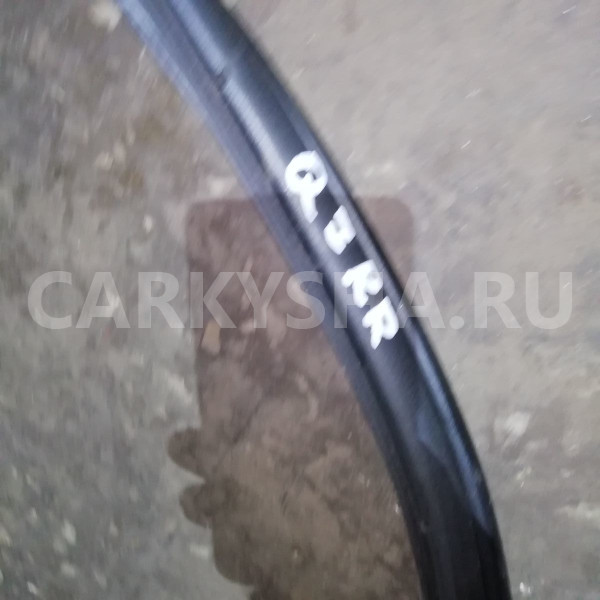 Уплотнитель двери Audi Q7 4L (2005—2009) Audi 200 оригинальный номер 4L0833721A