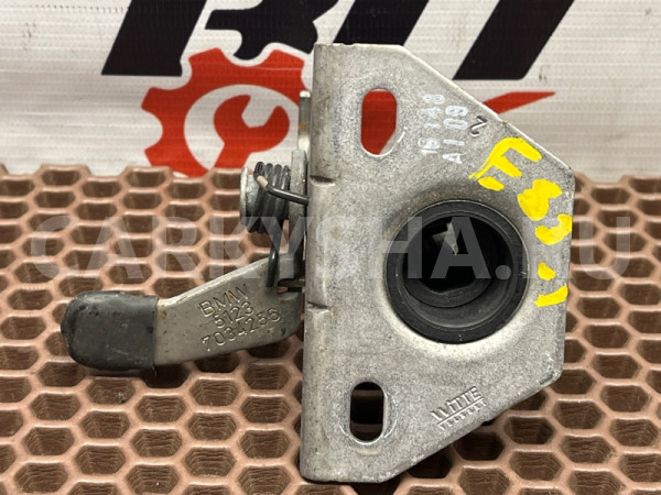 Крюк капота BMW X3 оригинальный номер 51 23 7 034 256, 51 23 7 034 256, 51237034256, 7034256, 51 23 4 362 947, 51234362947, 4362947