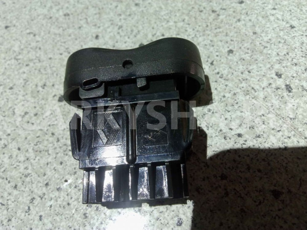 Кнопка обогрева заднего стекла Renault Sandero I (2009—2014) Renault 14 оригинальный номер 8200602230