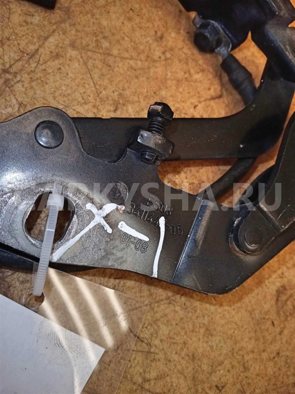 Название детали Петля капота левая Модель BMW X3 E83 BMW X3 оригинальный номер 41613452843