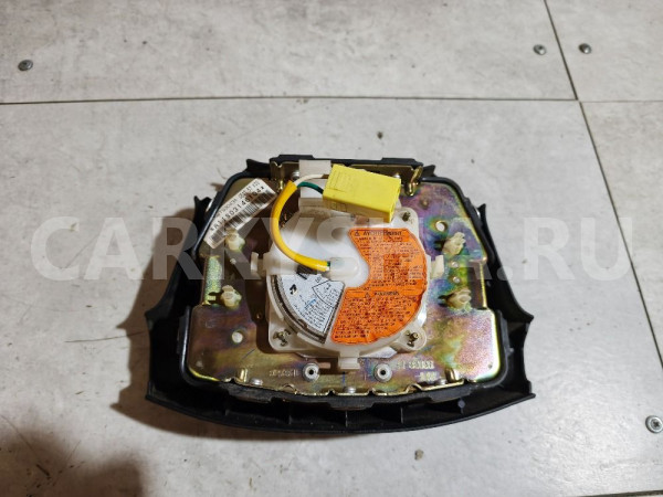 Подушка безопасности в рулевое колесо Mazda 2 оригинальный номер GE4T57K00C00